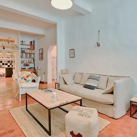 Tanneurs Furnished Flat